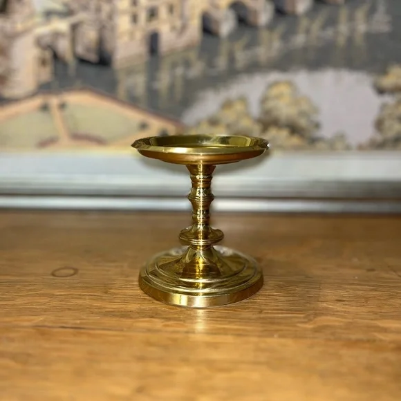 VINTAGE BRASS-STYLE CANDLE HOLDER - Picture 2 of 13